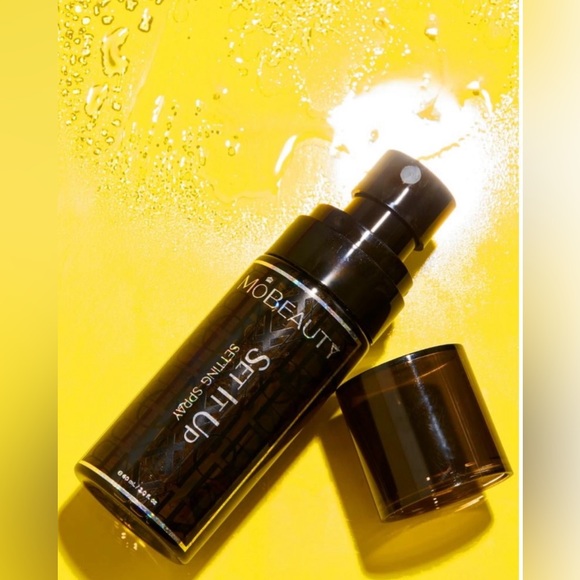 MoBeauty | Makeup Setting Spray: Set It Up - Picture 1 of 2